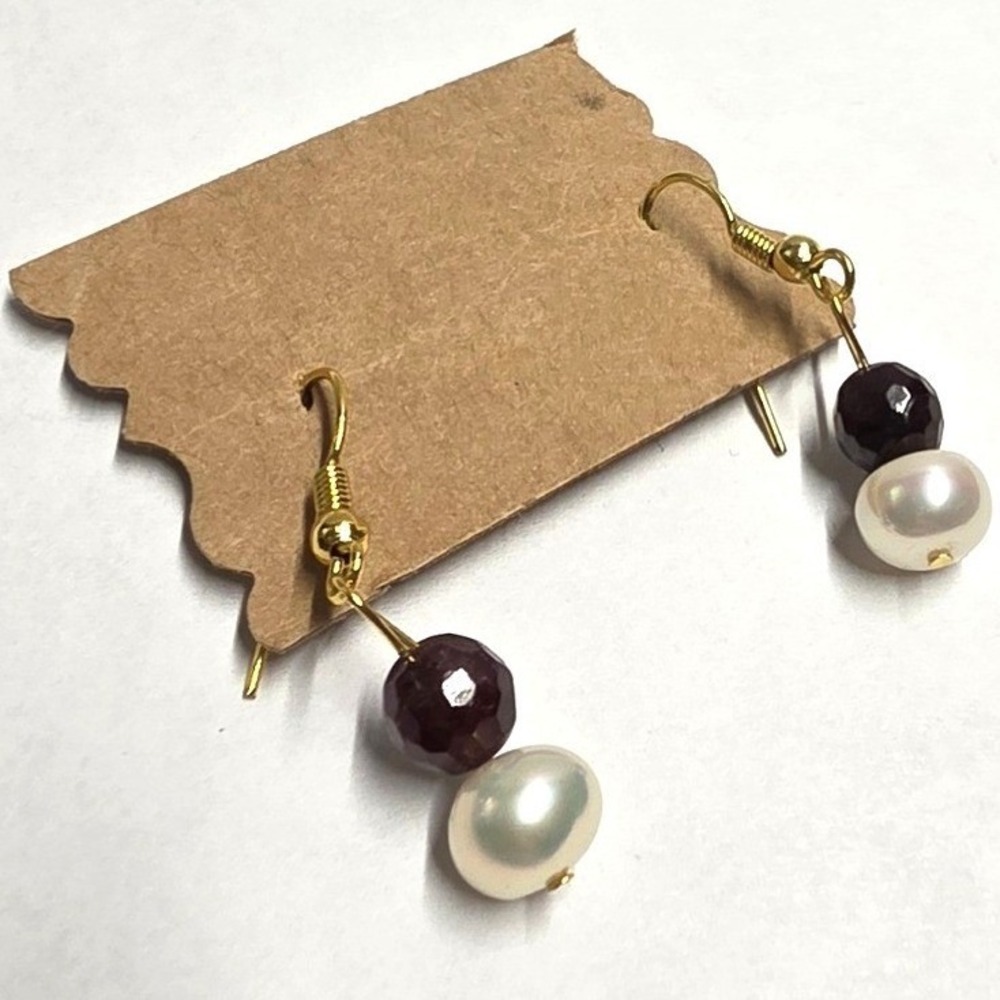 Faceted Garnet Pearl Drop Earrings Goldtone Burgundy White Dangle Pierced Hooks
